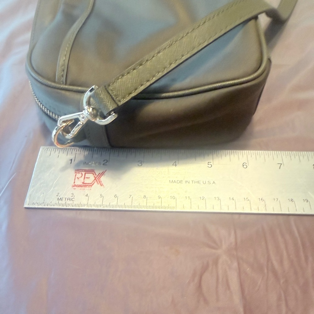 MICHAEL KORS Olive Jetset Nylon Crossbody with Gold Hardware - Picture 8 of 8